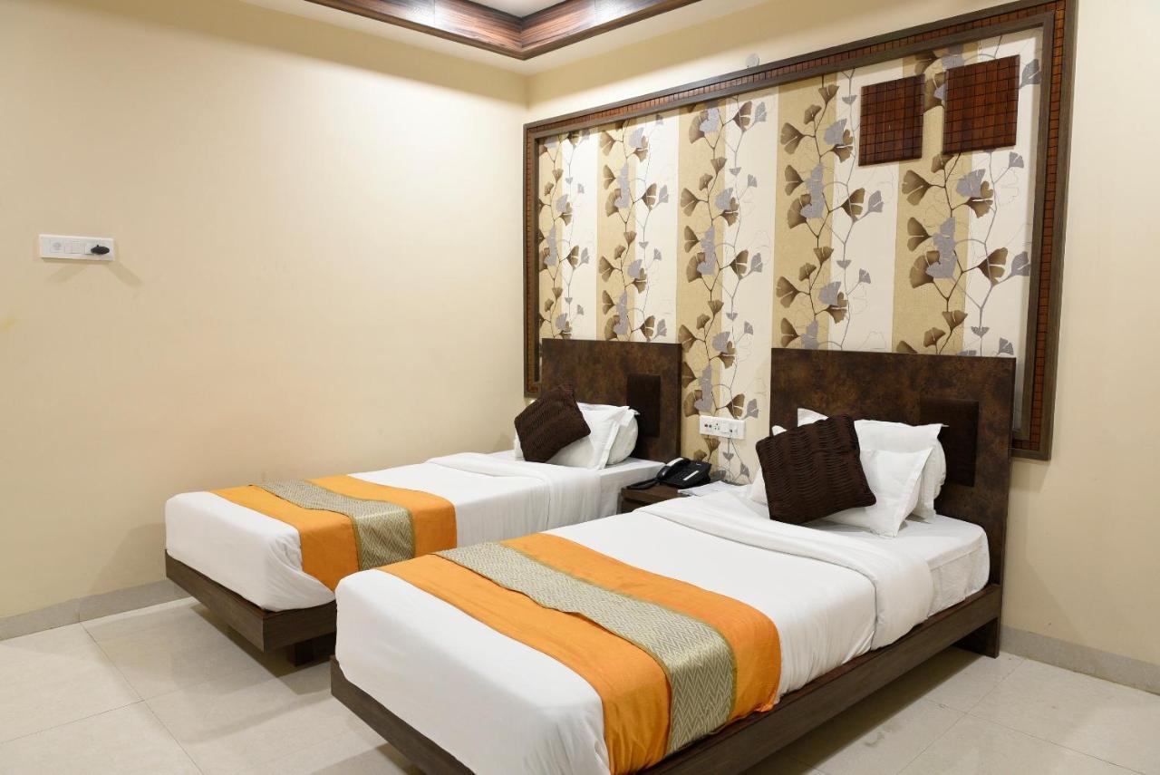 Hotel Rituraj Гувахати Экстерьер фото