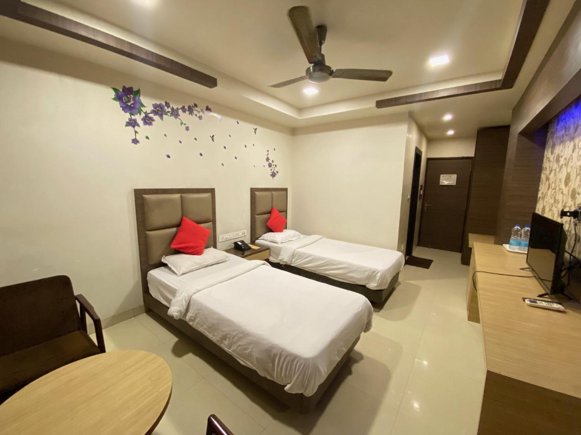 Hotel Rituraj Гувахати Экстерьер фото