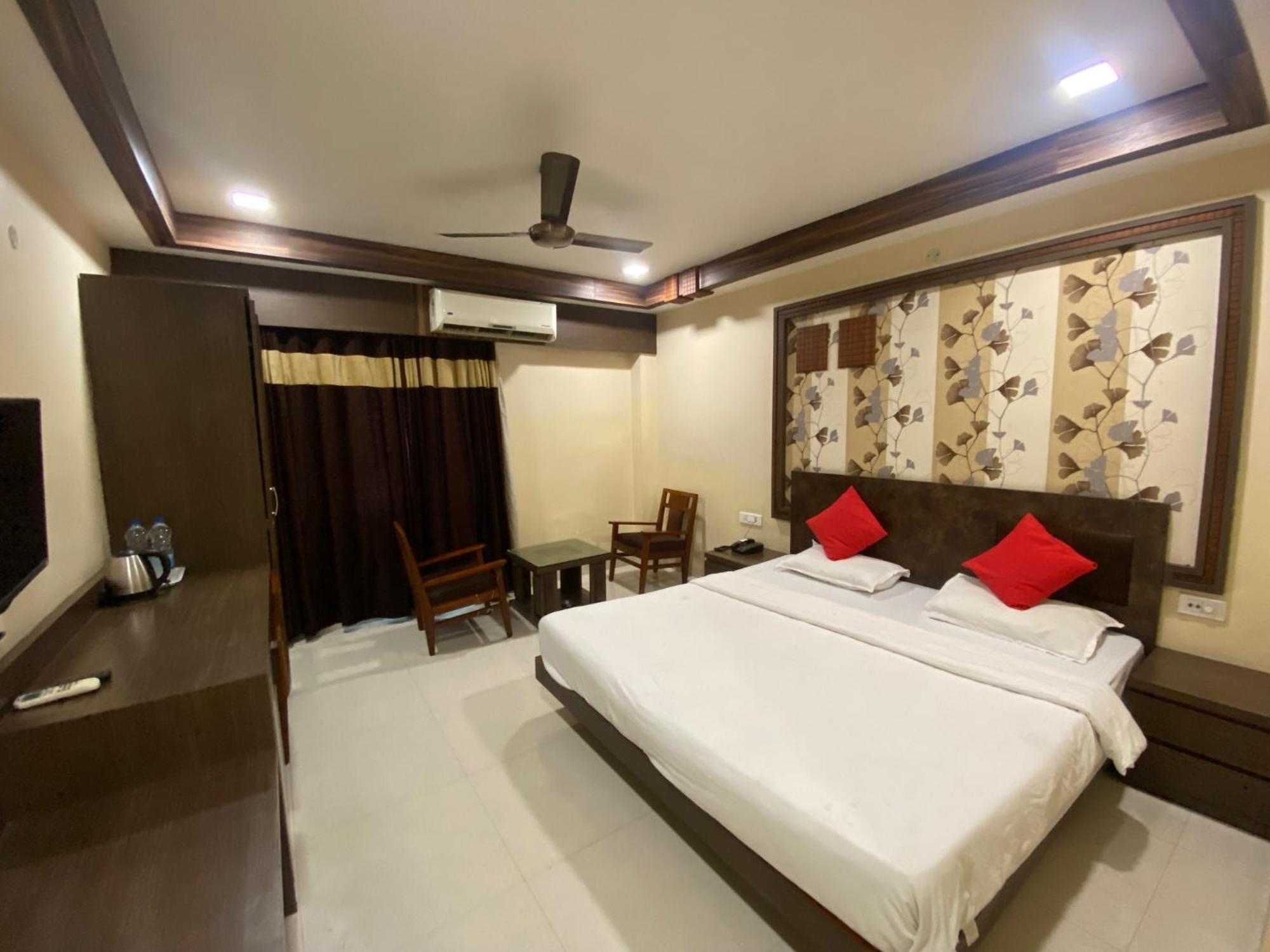 Hotel Rituraj Гувахати Экстерьер фото