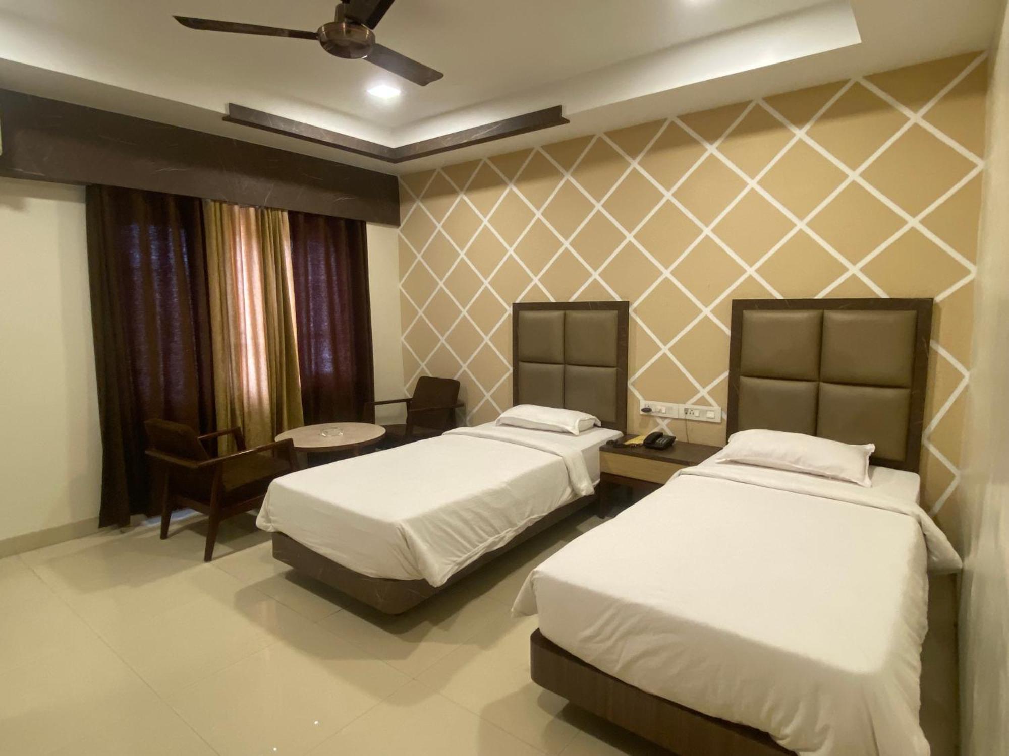 Hotel Rituraj Гувахати Экстерьер фото